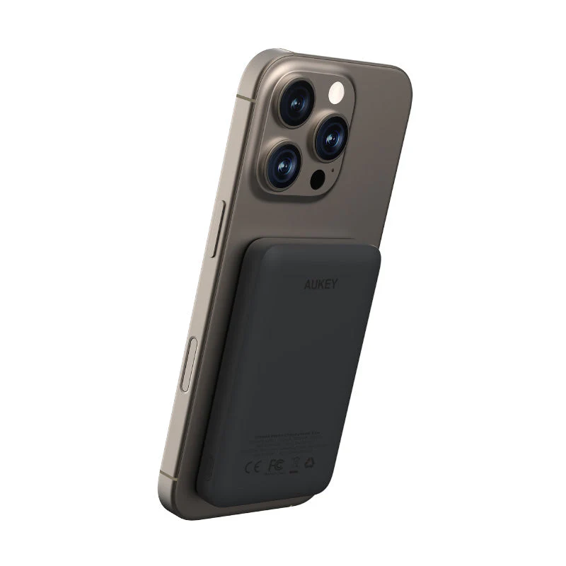 Aukey PB-MS03 MagFusion Slim 5000mAh Magnetic Wireless Charging Power Bank (Storm Gray) - Image 3