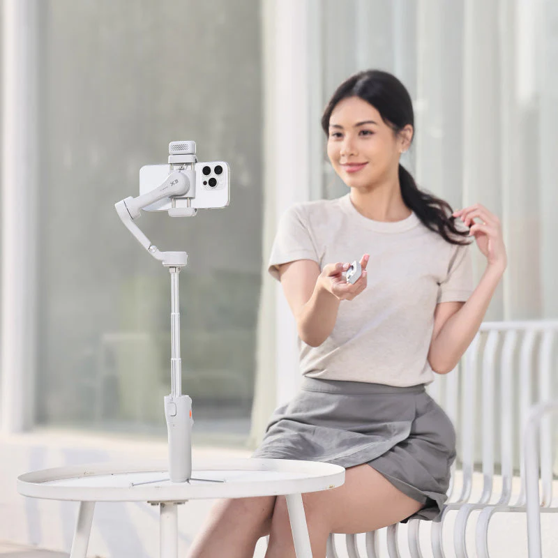 Hohem iSteady X3-Grey 3-Axis All-In-One Travel Smartphone Gimbal with Magnetic Fill Light - Grey - Image 3