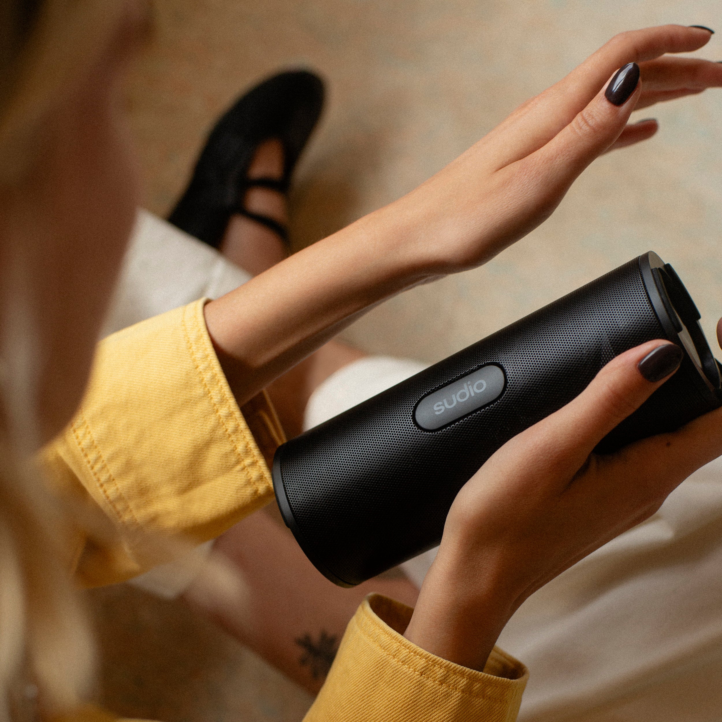 Sudio F4 Wireless Speaker - Black - Image 6