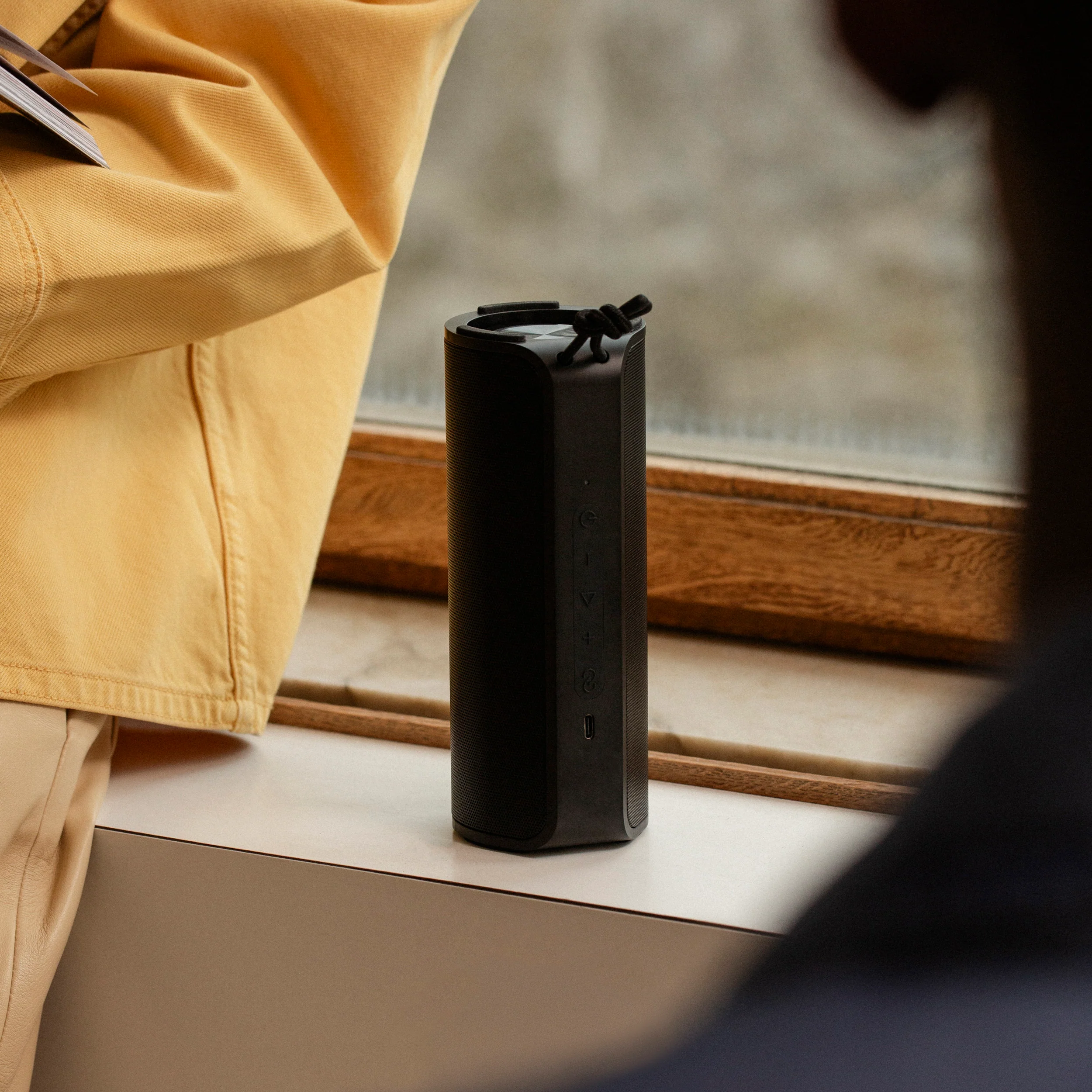 Sudio F4 Wireless Speaker - Black - Image 7